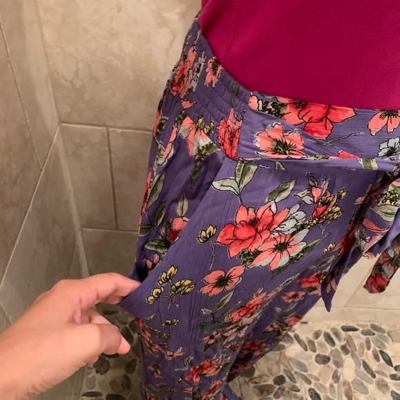 Angie Violetta Flowy Pants Size Medium - Picture 7 of 9